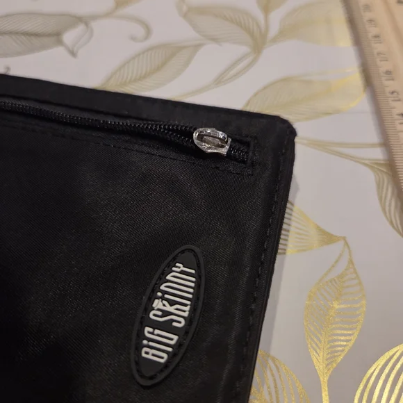 Black Women's Wallet - Picture 4 of 9